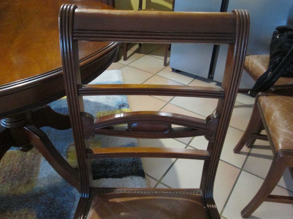 Móvel Louceiro, Mesa extensível e seis cadeiras