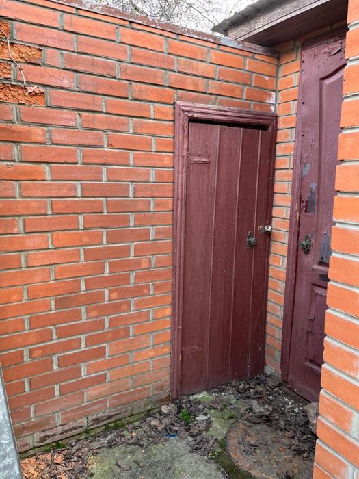 Продам 1/2 окремий двір , 25 школа !