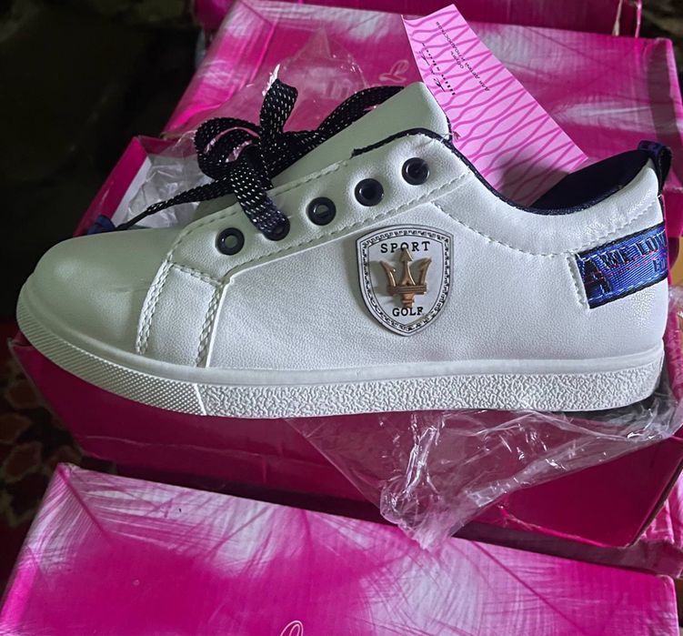 Кросівки жіночі кеди