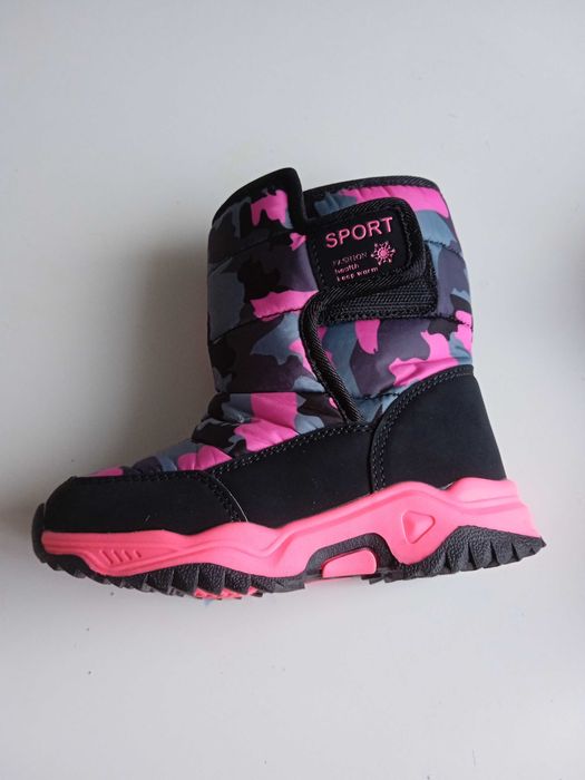 Нові тепленькі чобітки на липучці