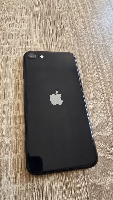 Apple iPhone SE gen 3 (2022) 64 Gb + ładowarka