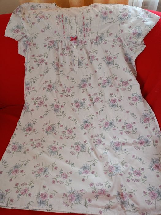 Obniżka!Koszulka nocna w drobne kwiatki.