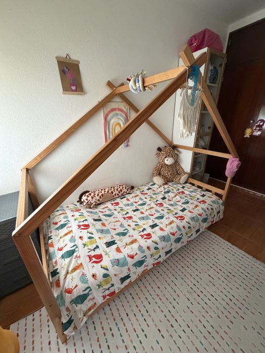 Cama madeira + colchão