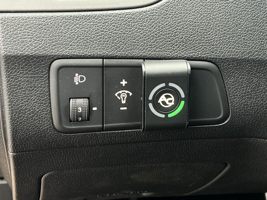 Hyundai Elantra 2012 рік 1.8 бенз/газ