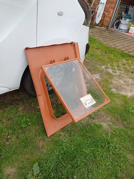 Wyłaz dachowy okno świetlik