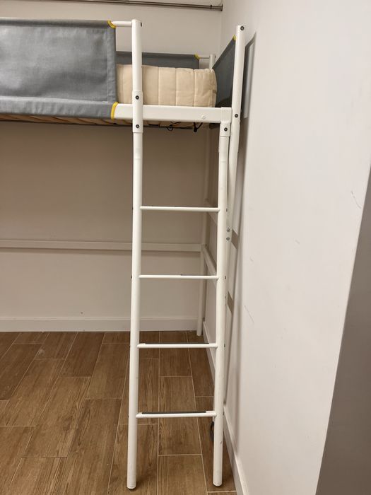 Cama alta IKEA VITVAL