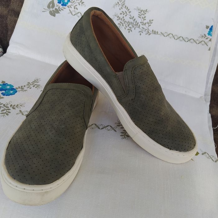 Продам подростковые макасины туфли