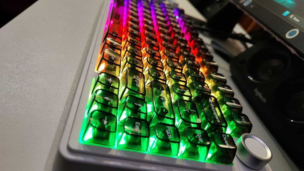 Кастомна Aula F75!