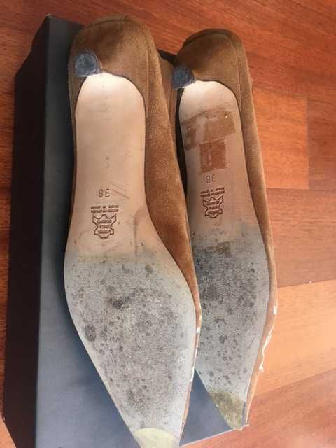 Sapatos de salão Massimo Dutti, em camurça, usados uma vez