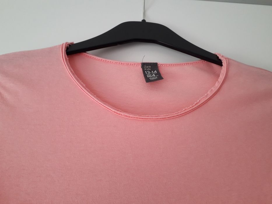 Camisola rosa velho com folhos