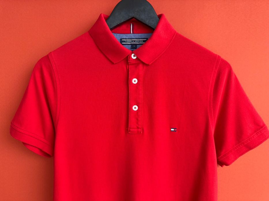 TOMMY HILFIGER чоловіча футболка з воротником комірцем розмір S