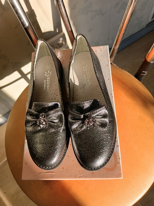 Продам туфельки новые