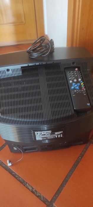 Tv Grundig antiga mas a funcionar