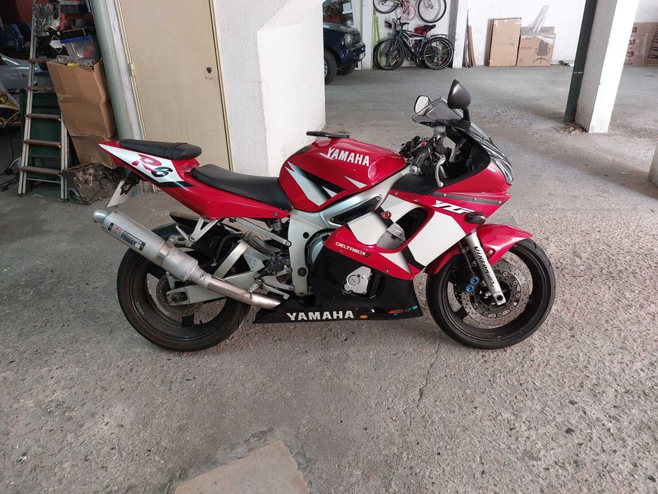 Yamaha yzf r6 2002 só para vender e valor fixo.