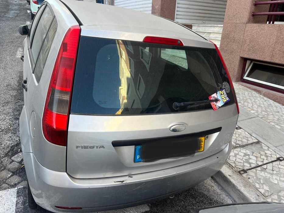 Ford Fiesta 2002 Gasolina — photo 2