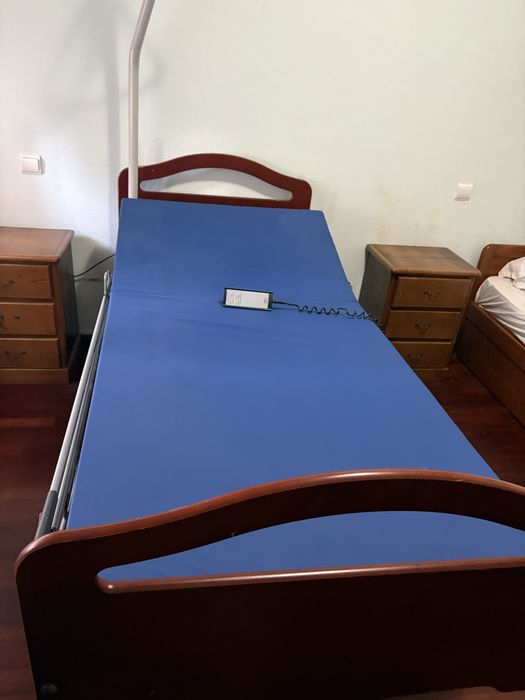 Cama elétrica articulada/ortopédica