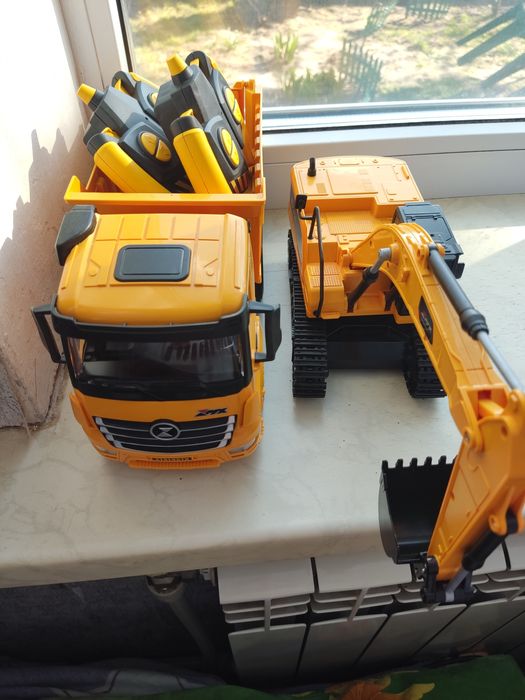 Продам іграшкові машинки