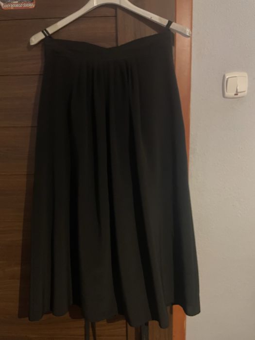 Śliczna elegancka spódnica