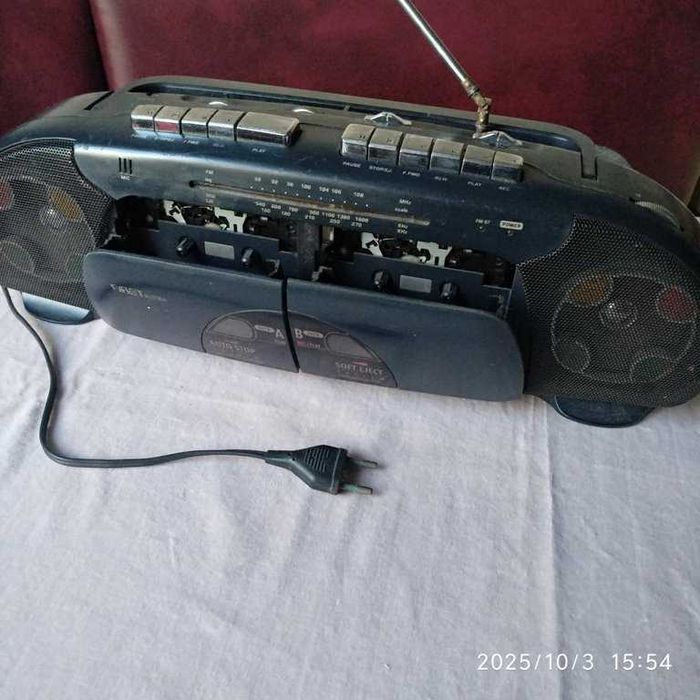 Двухкаскассетный стерео магнитофон First Austria 195 с радиоприемником