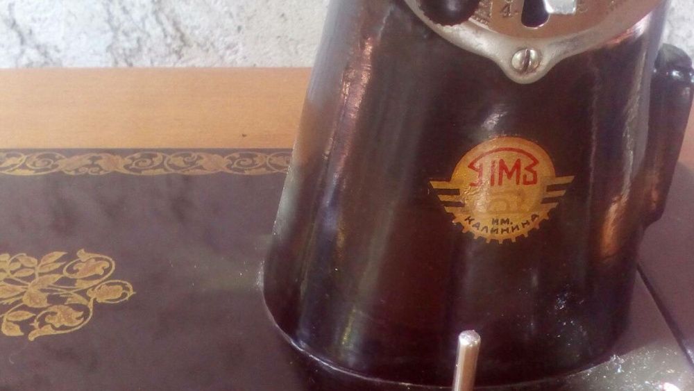 Швейная машинка ПМЗ им. Калинина стол тумба ссср отличное состояние