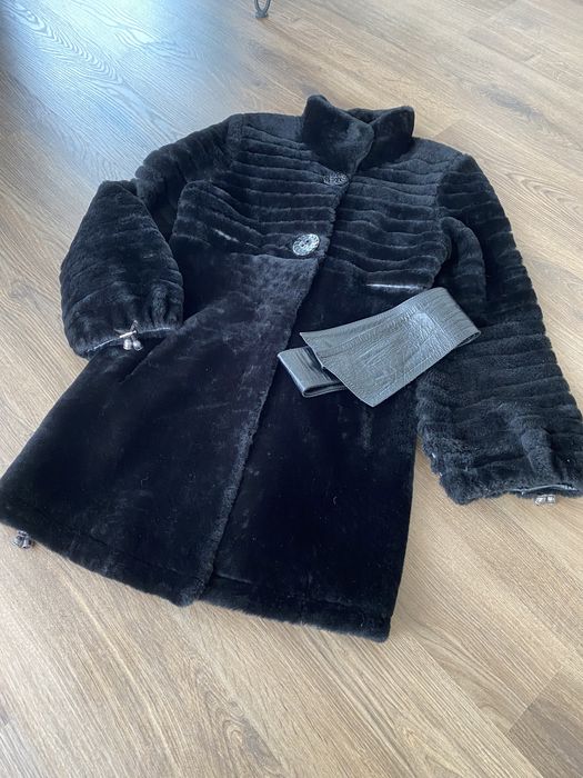 Шуба натуральне хутро мутон Італія