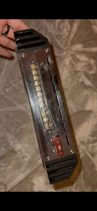 Wzmacniacz samochodowy gs-4300s