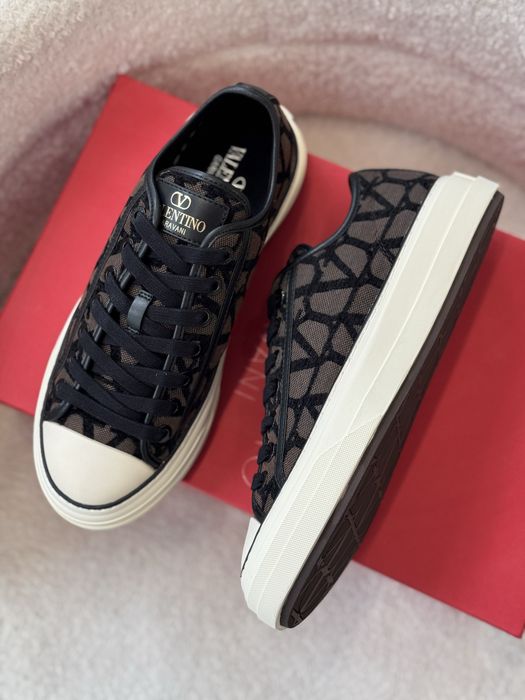 Кеди Valentino В коробці  40 р 3990грн
