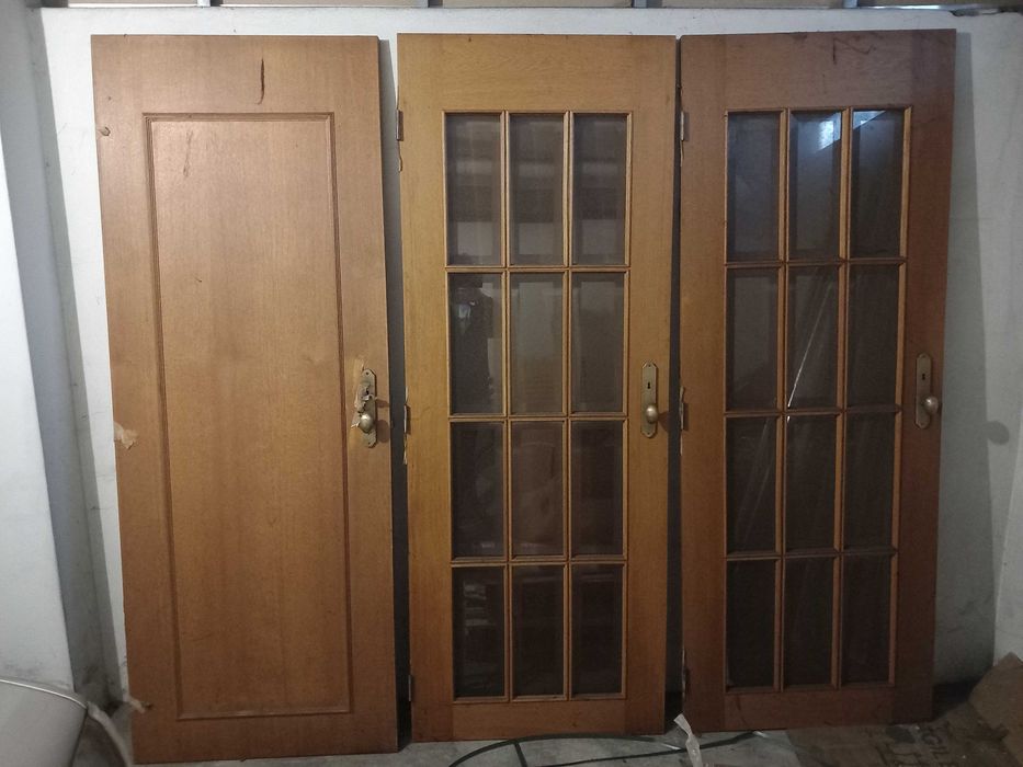 Portas em madeira maciça