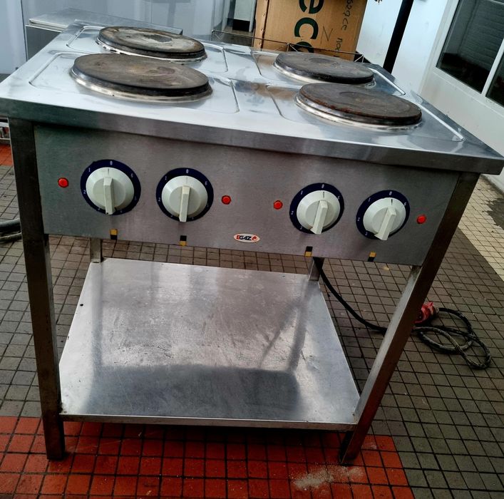 Kuchenka gastronomiczna  4 palniki