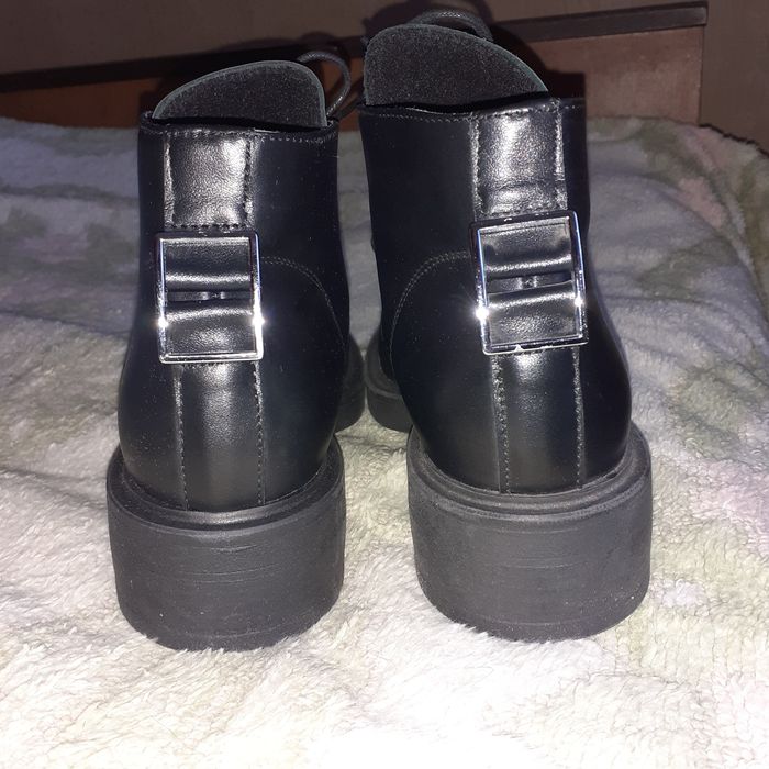 Продам женские весенне- осенние ботиночки. Супер качество, кожа , 37 р