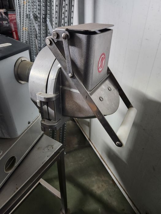 Descascadora e cortadora batata e legumes