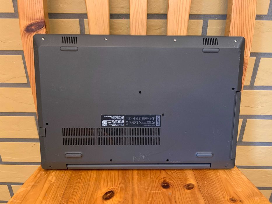 Lenovo V130 i5-7200U 8GB 512GB SSD M2