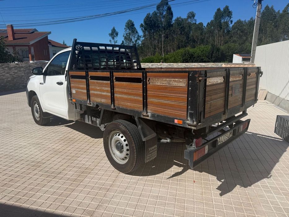 Toyota Hilux 2.4 D-4D 2WD CE CM