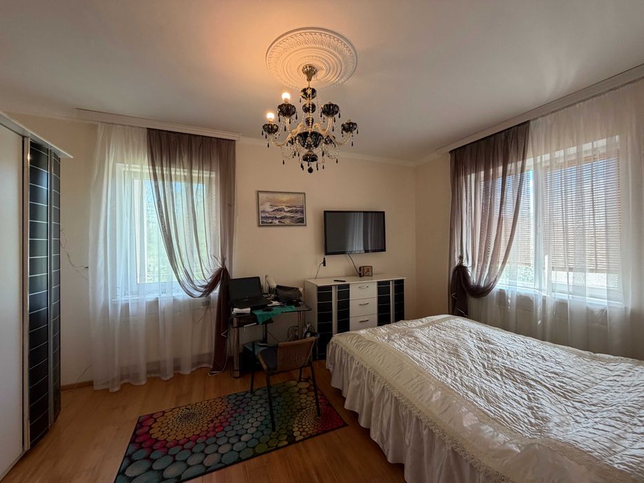 Будинок мрії в м. Березань 220 м2, ремонт, ставок, баня, ліс Є ВІДЕООГЛЯД