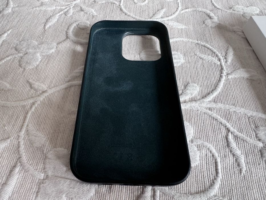Capa couro iPhone 14 Pro Original usada