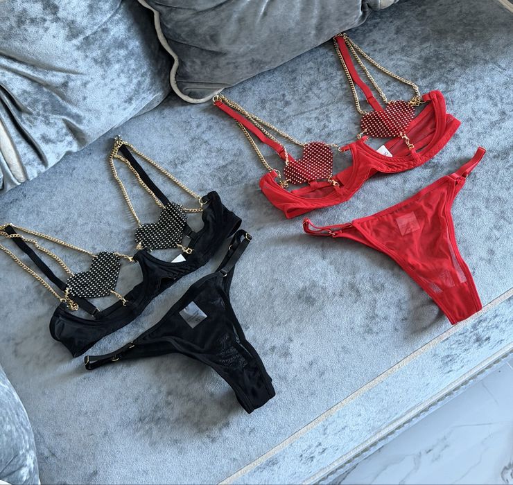 комплект нижнего белья с сердечками цепочки сетка