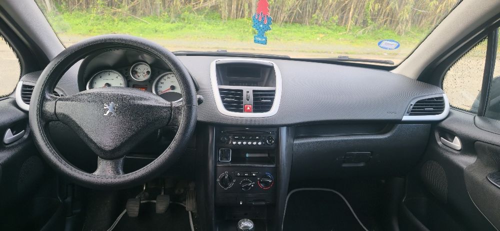 Peugeot 207 1.6 hdi 110cv super económico