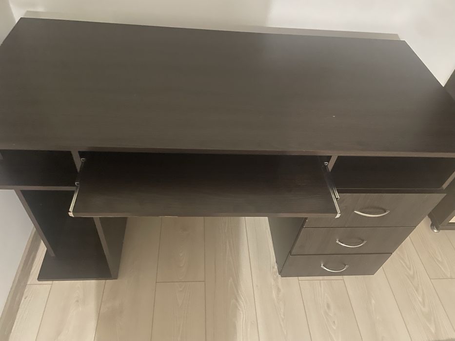 Компʼютерний стіл