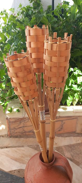 Tochas de Bambu Decorativas para Jardim – Suporte para Vela 
 (Como novas)
