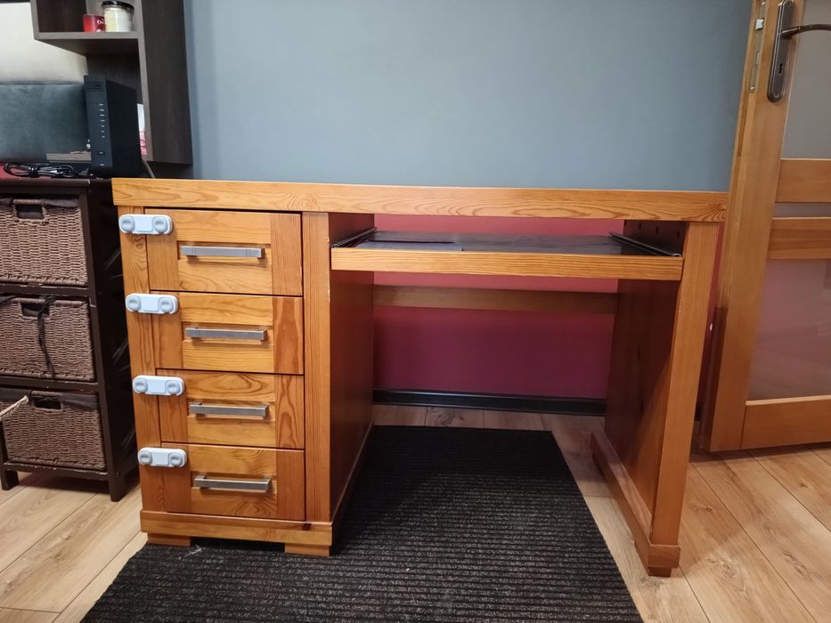 Biurko drewniane, lite