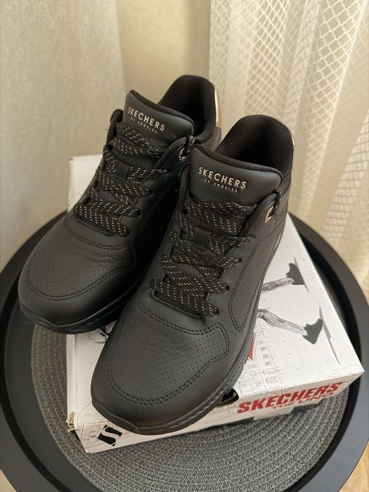 Продам кросівки Skechers Uno Icon