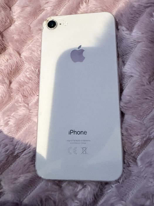 Iphone 8  bialy