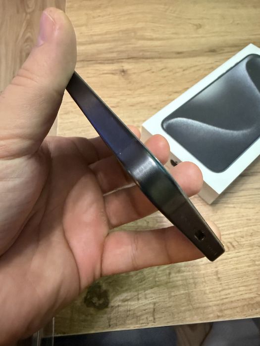 idealny iphone 15 pro max wersja e-sim 256gb black + 3 case