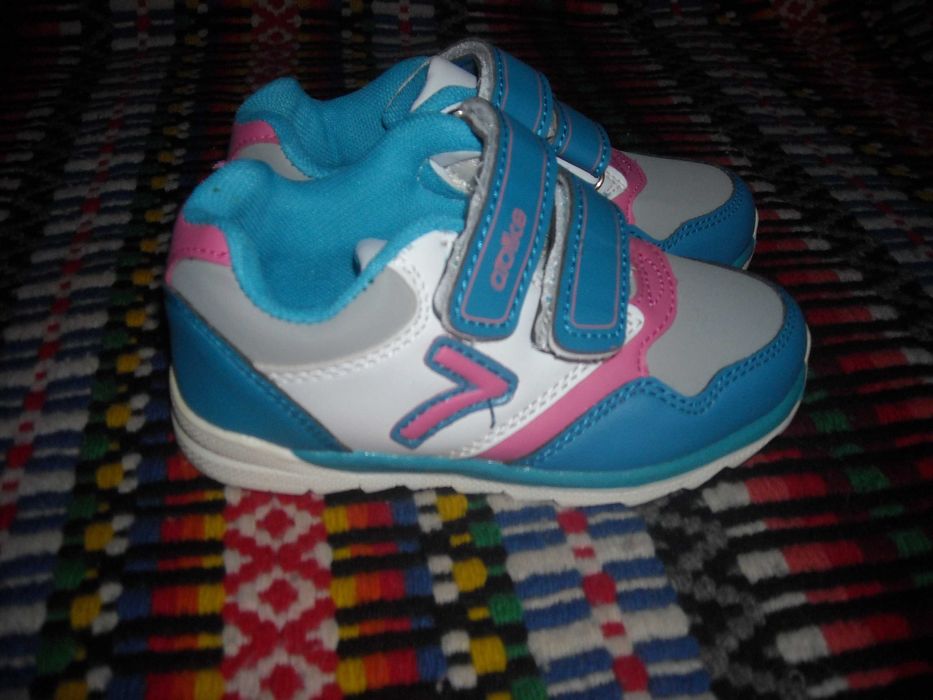 Ténis/ sapatilhas de criança NOVOS