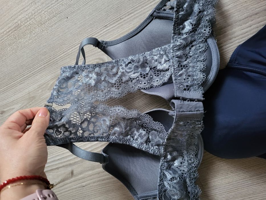 2 staniki biustobosze 80D