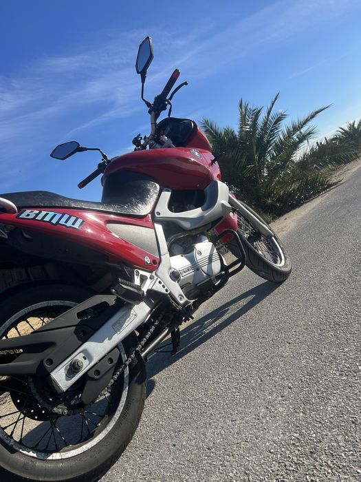 Mota BMW s650st pronta para andar em bom estado mota de garagem