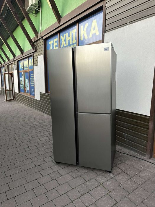 Холодильник Side by side Samsung