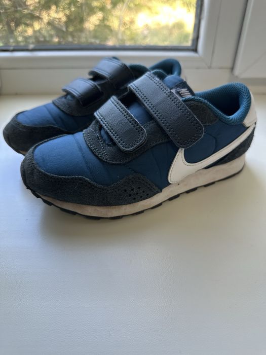 Оригінал Кросівки Nike   Розмір 12,5 С , 29-30(  18,5 см).