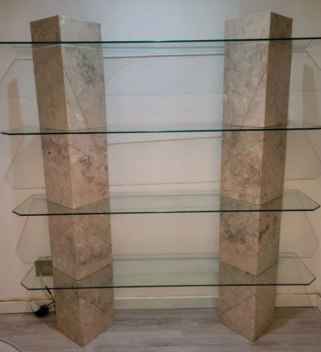 Móvel de vidro e mármore