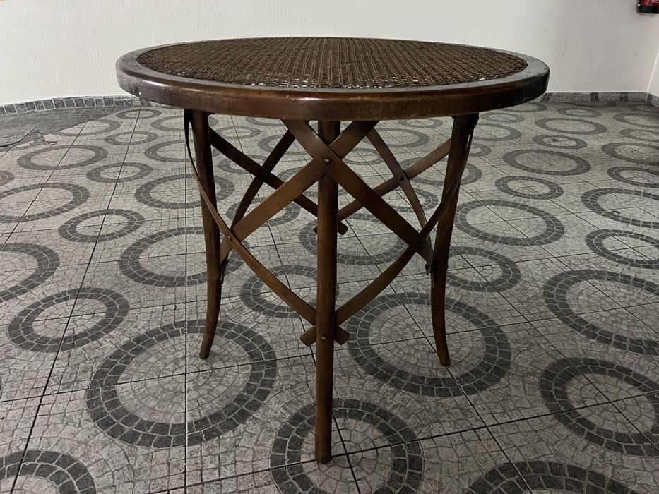 Mesa de Centro em Madeira de Cerejeira com Palhinha
